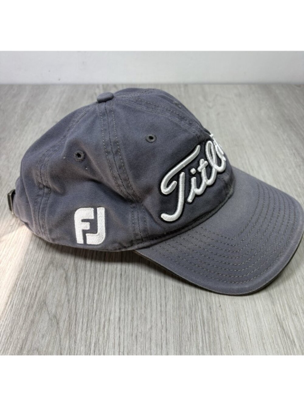 Titleist FJ FootJoy Pro V1 Golf Embroidered Logo StrapBack Hat- Gray - Picture 3 of 6